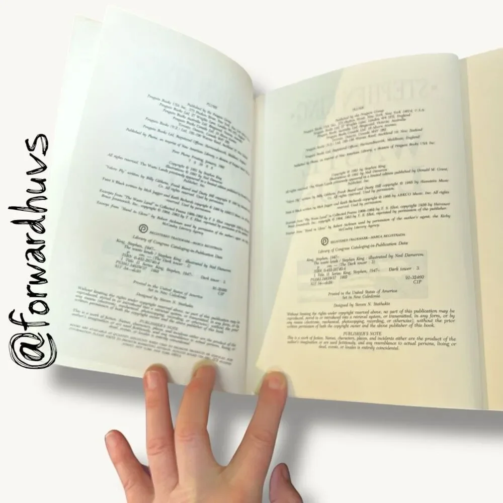 No Brand paperback plume